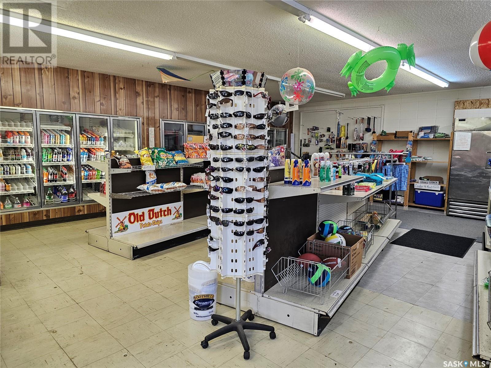 Beachside Store & Concession, Cochin, SK