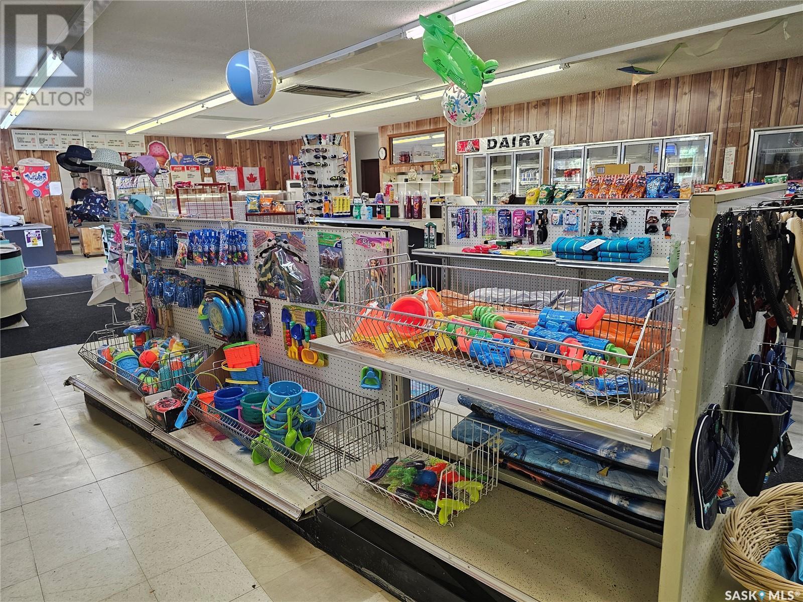 Beachside Store & Concession, Cochin, SK