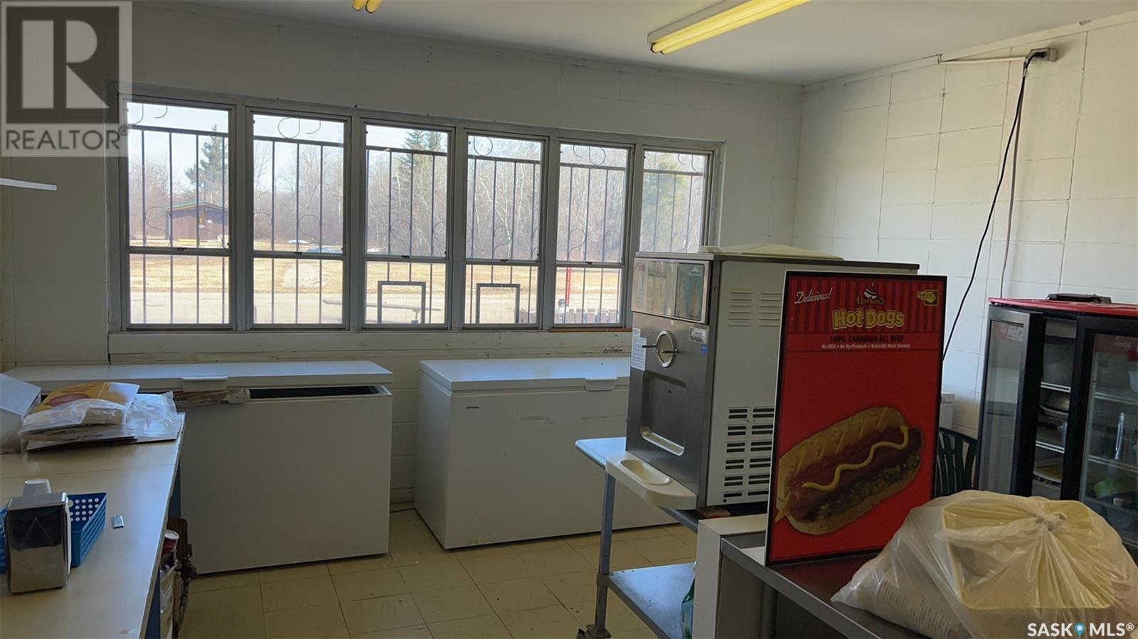 Beachside Store & Concession, Cochin, SK