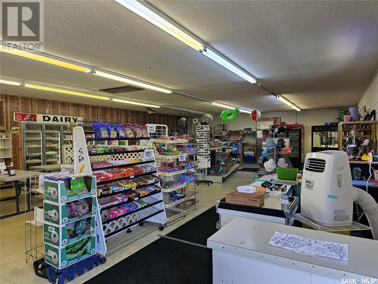 Beachside Store & Concession, Cochin, SK