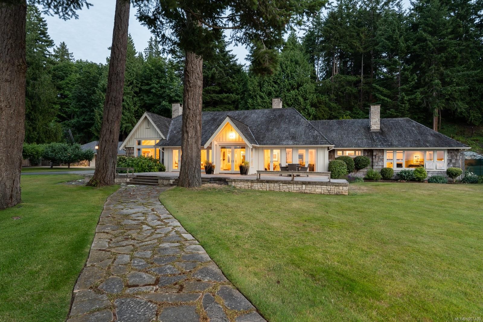 382 Judges Row, Qualicum Beach, BC