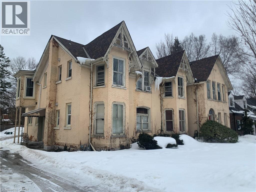 34 Oak Street, Cambridge, ON - Outdoor With Facade