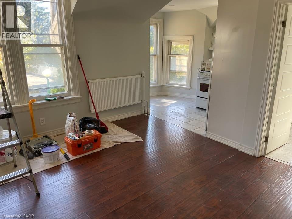 34 Oak Street, Cambridge, ON - Indoor Photo Showing Other Room