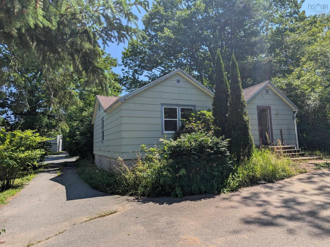 90 Highland Avenue, Wolfville, NS