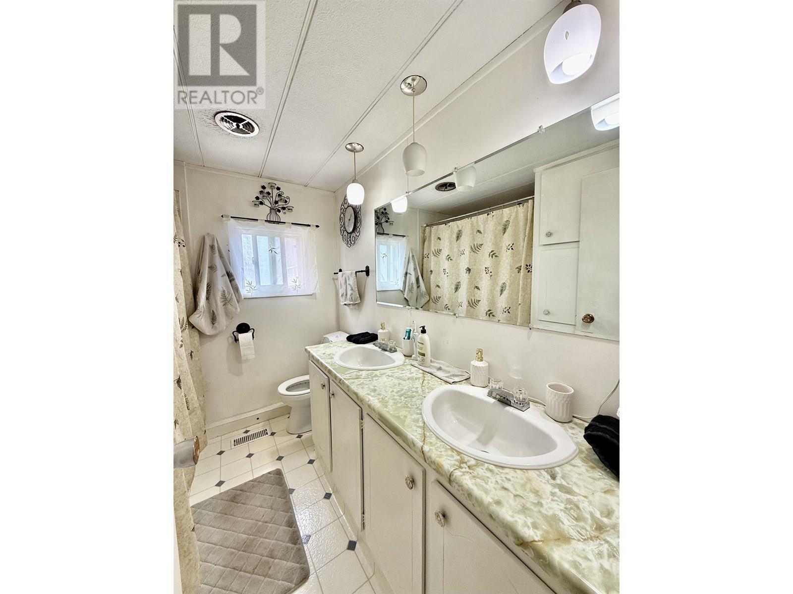 1790 Buck Flats Road, Houston, BC - Indoor Photo Showing Bathroom