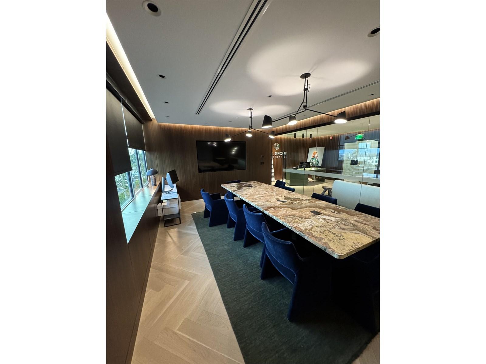 208 2626 Croydon Drive, Surrey, BC