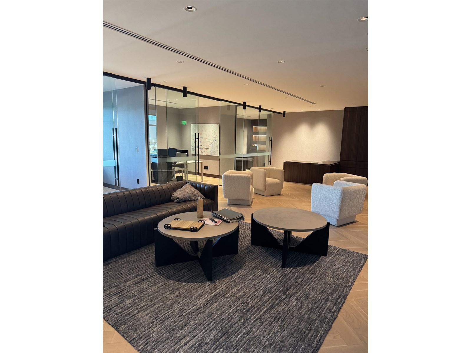 208 2626 Croydon Drive, Surrey, BC