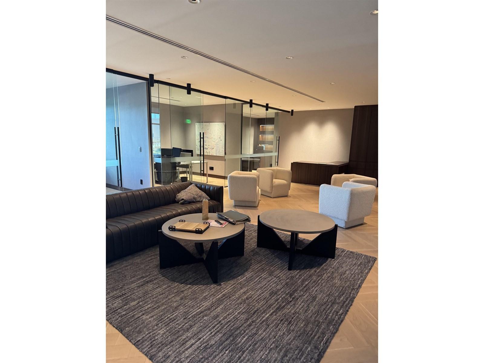 208 2626 Croydon Drive, Surrey, BC