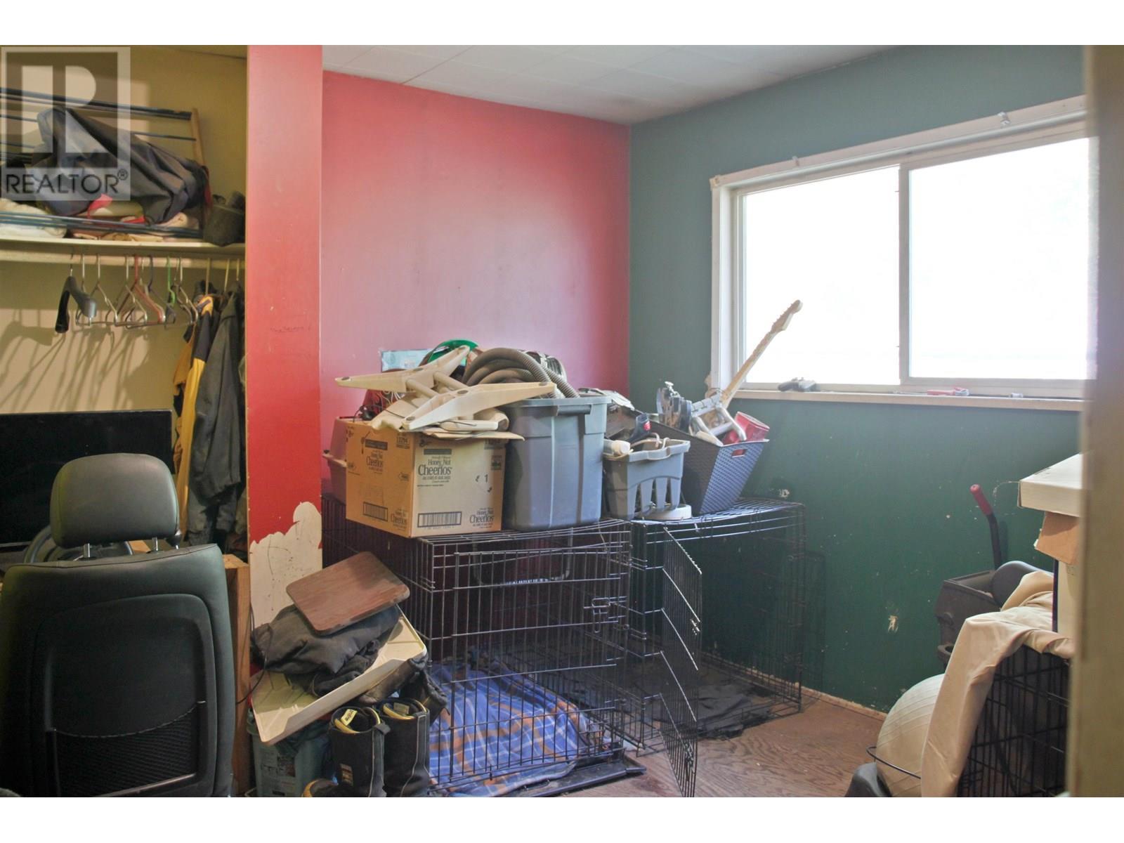 8245 Bridge Lake North Road, Bridge Lake, BC - Indoor