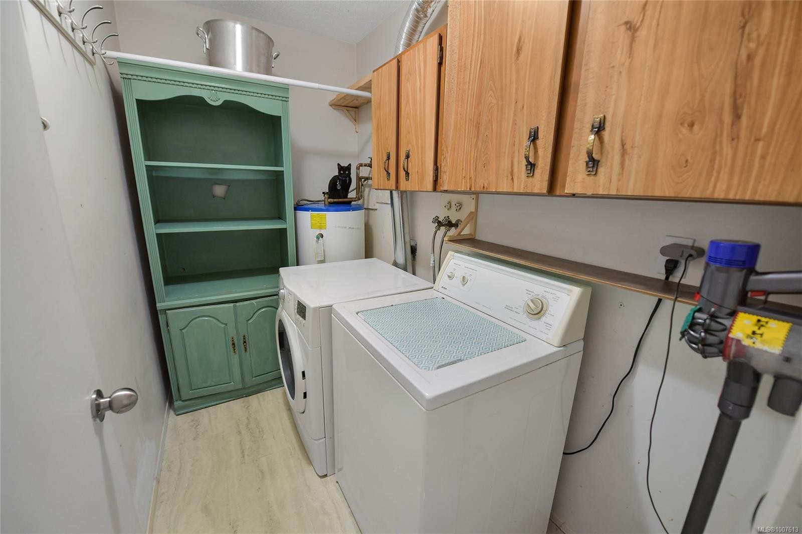 10-1956 Glenidle Rd, Sooke, BC - Indoor Photo Showing Laundry Room