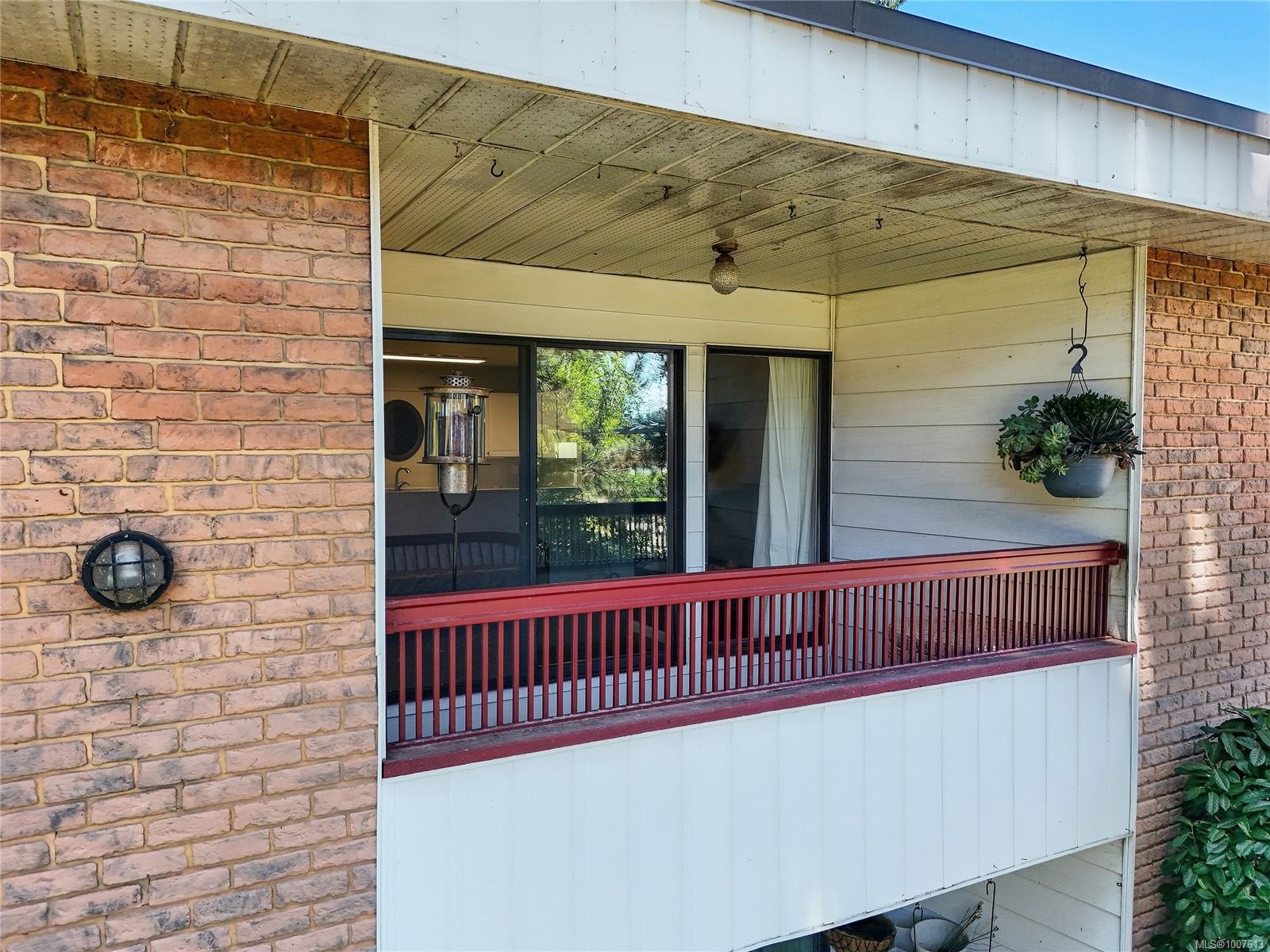 10-1956 Glenidle Rd, Sooke, BC - Outdoor With Exterior
