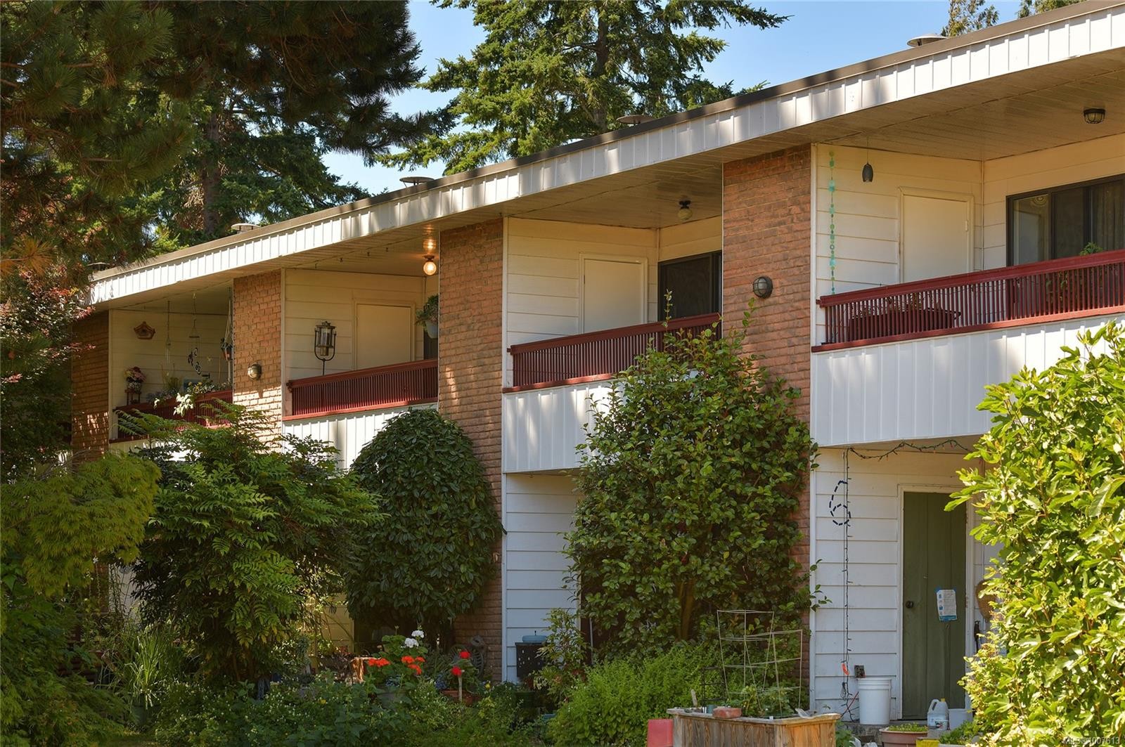 10-1956 Glenidle Rd, Sooke, BC - Outdoor With Exterior