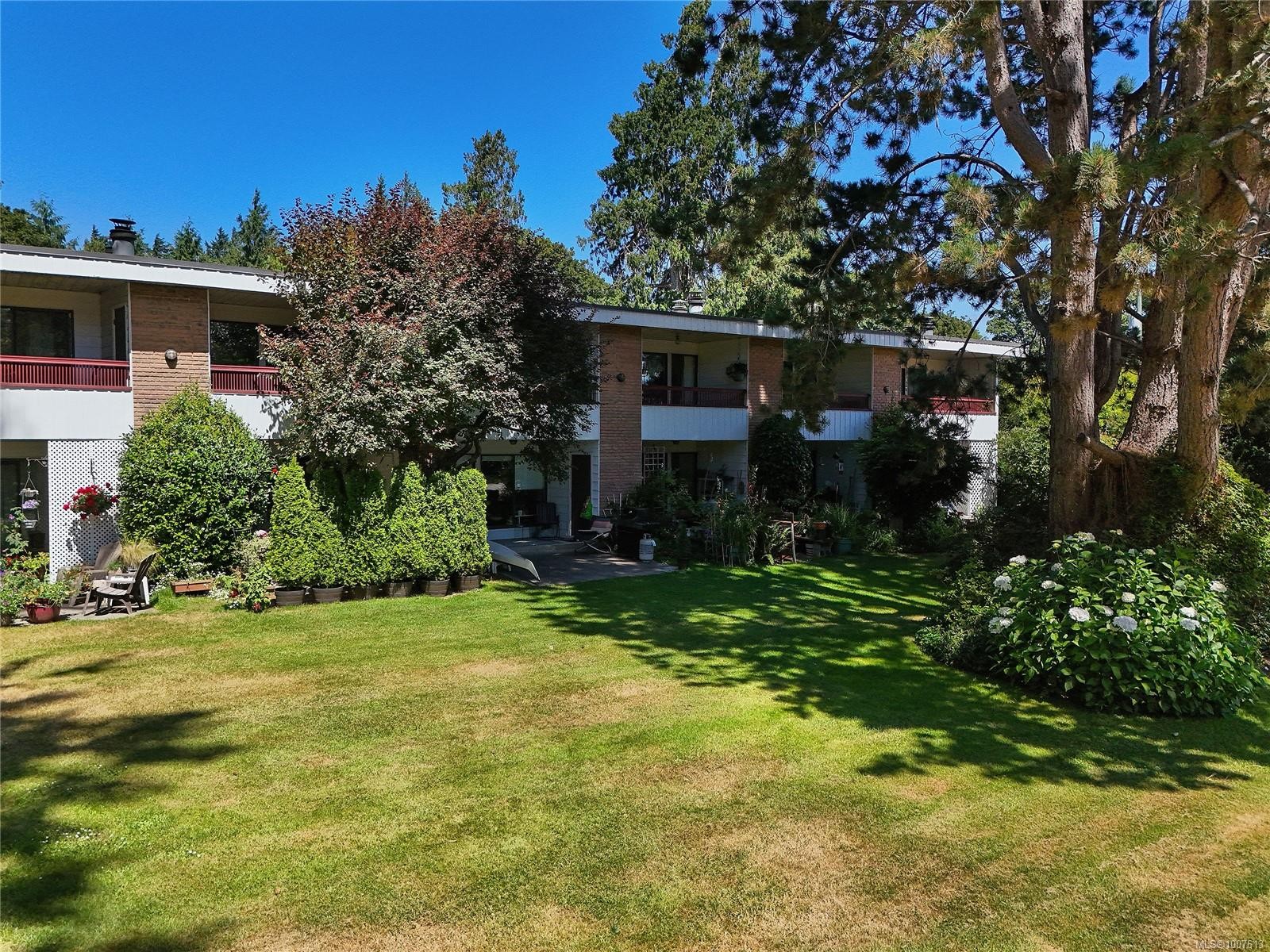 10-1956 Glenidle Rd, Sooke, BC - Outdoor