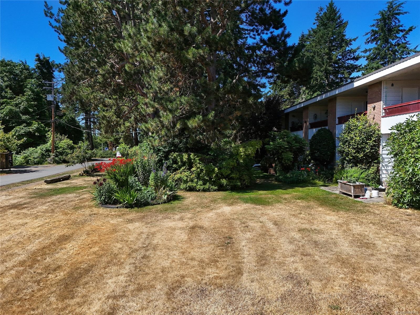 10-1956 Glenidle Rd, Sooke, BC - Outdoor