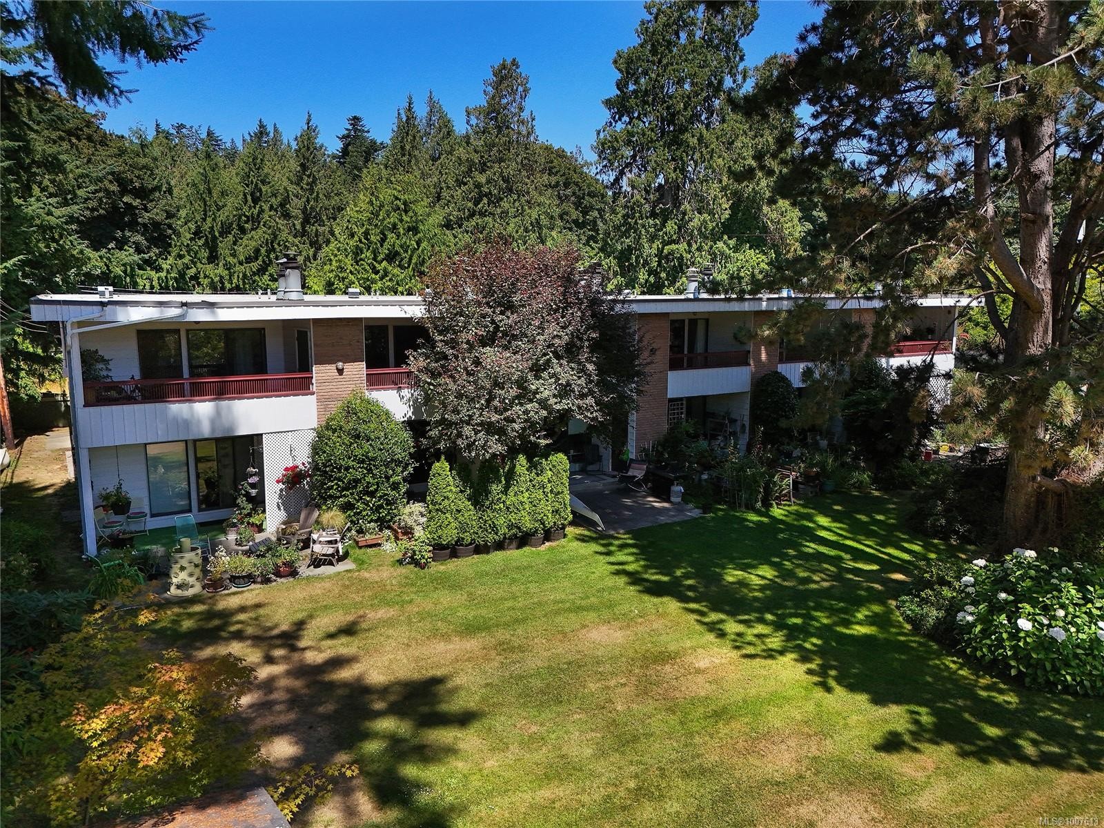 10-1956 Glenidle Rd, Sooke, BC - Outdoor