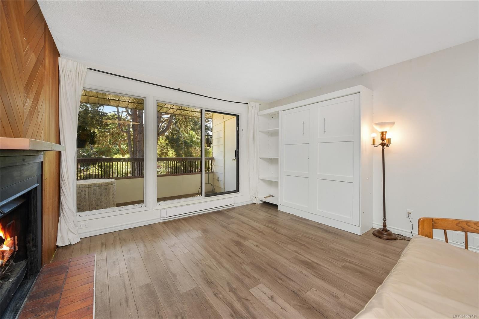 10-1956 Glenidle Rd, Sooke, BC - Indoor Photo Showing Living Room With Fireplace