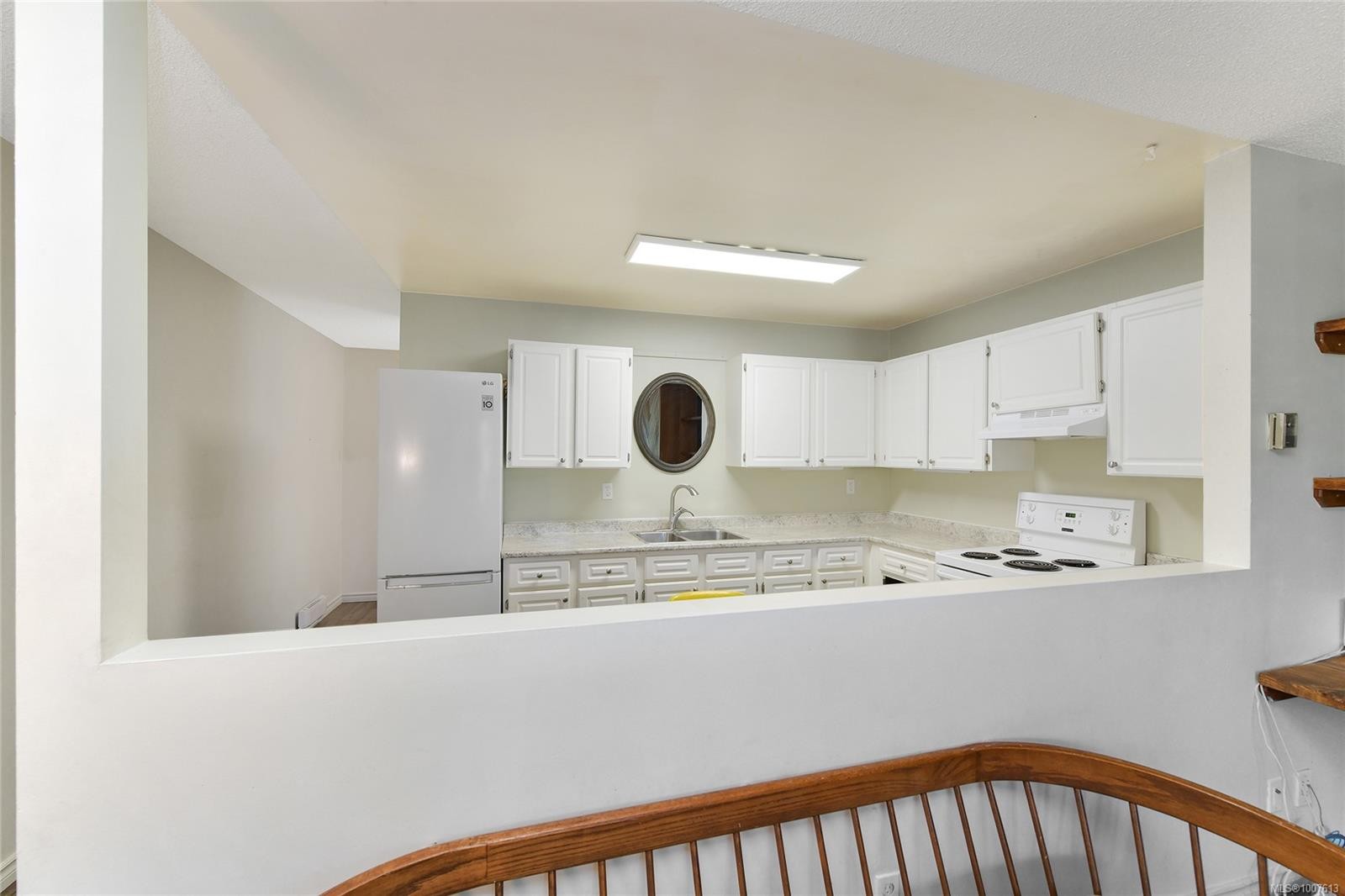 10-1956 Glenidle Rd, Sooke, BC - Indoor Photo Showing Kitchen