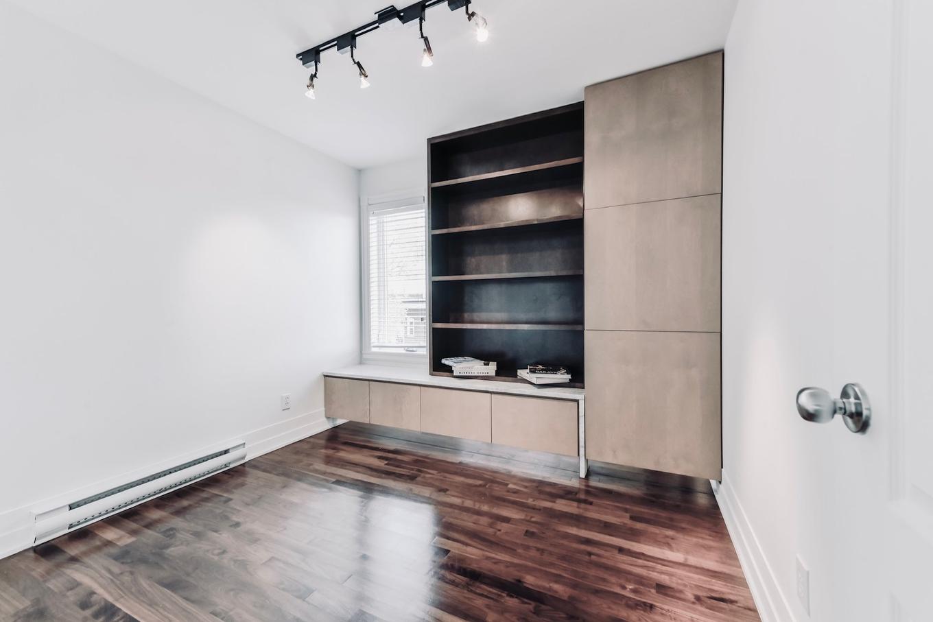 Bureau - 5621 Av. Des Érables, Montréal (Rosemont/La Petite-Patrie), QC - Indoor Photo Showing Other Room