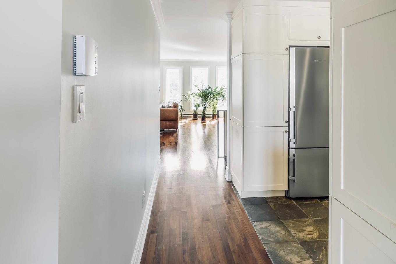 Hall d'entrée/Vestibule - 5621 Av. Des Érables, Montréal (Rosemont/La Petite-Patrie), QC - Indoor Photo Showing Other Room