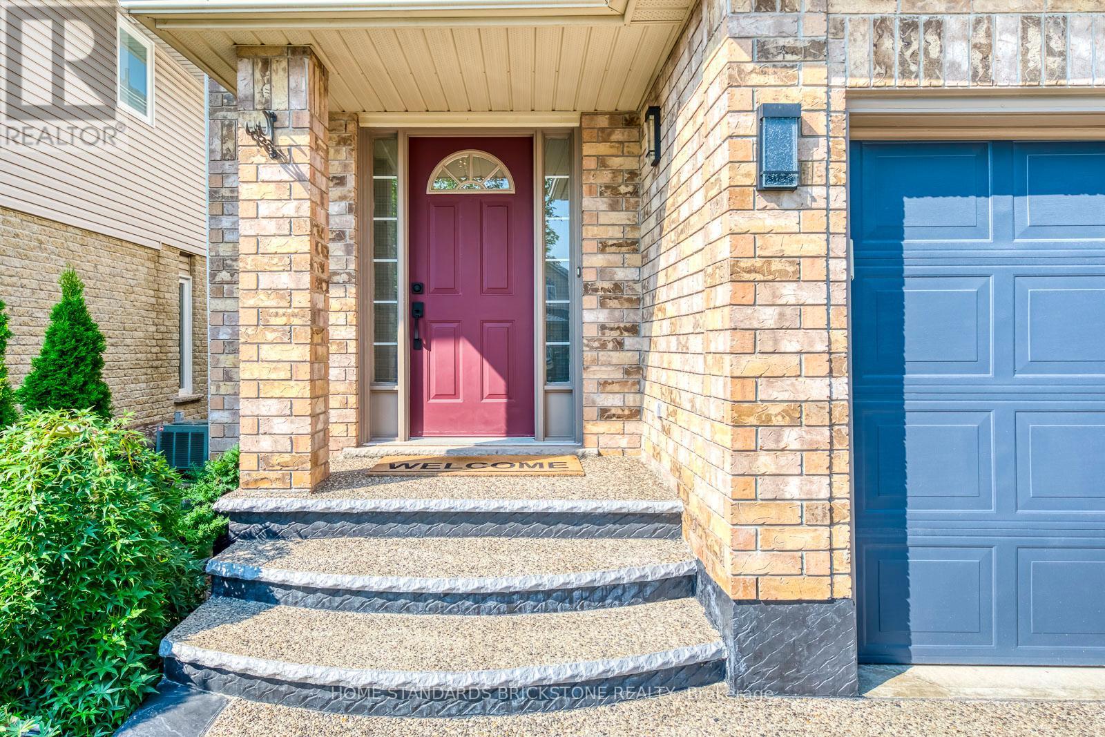 1296 Inglehart Drive, Burlington, ON - Outdoor