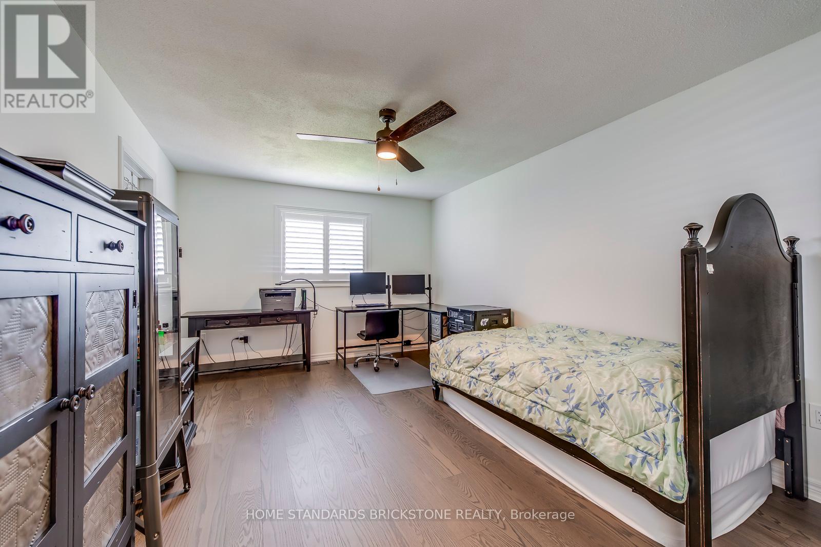 1296 Inglehart Drive, Burlington, ON - Indoor