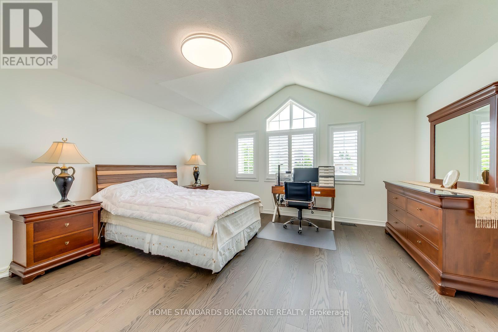 1296 Inglehart Drive, Burlington, ON - Indoor Photo Showing Bedroom