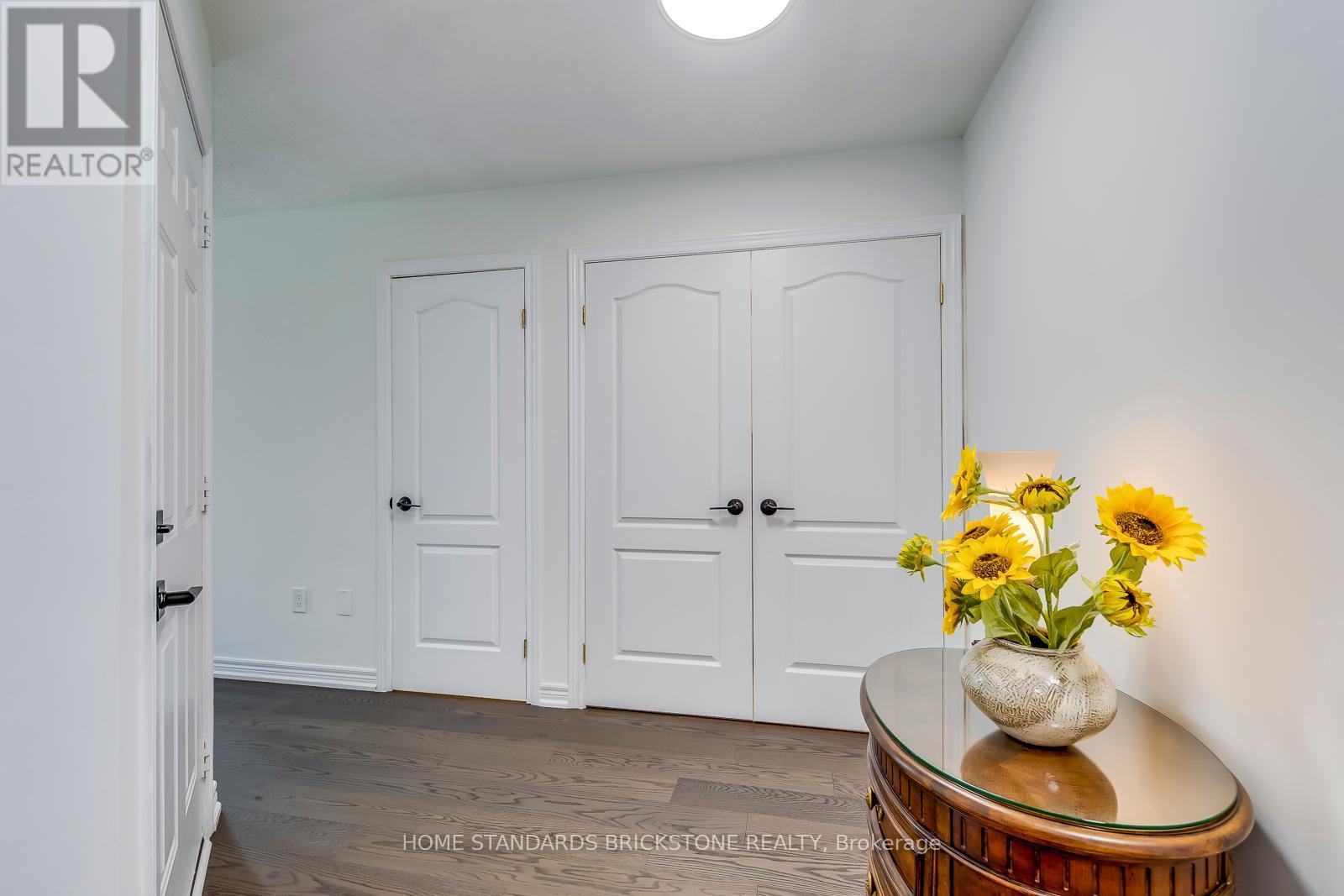 1296 Inglehart Drive, Burlington, ON - Indoor Photo Showing Other Room