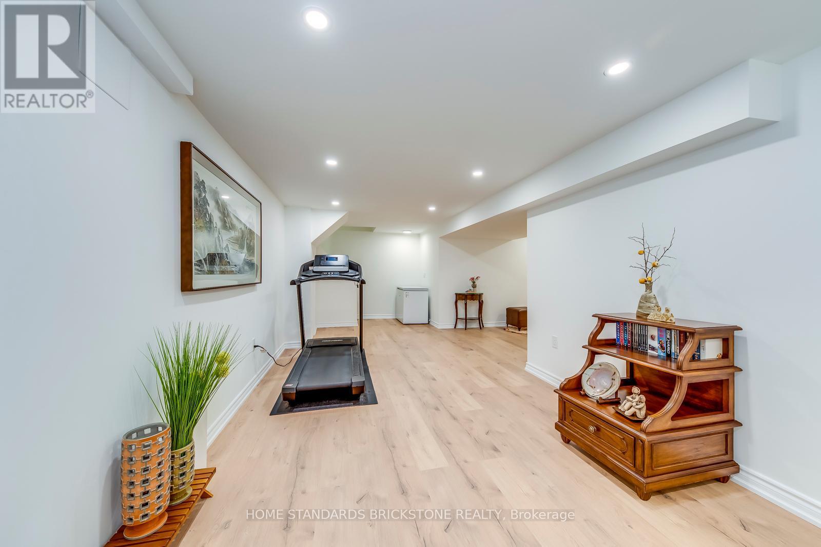 1296 Inglehart Drive, Burlington, ON - Indoor Photo Showing Other Room