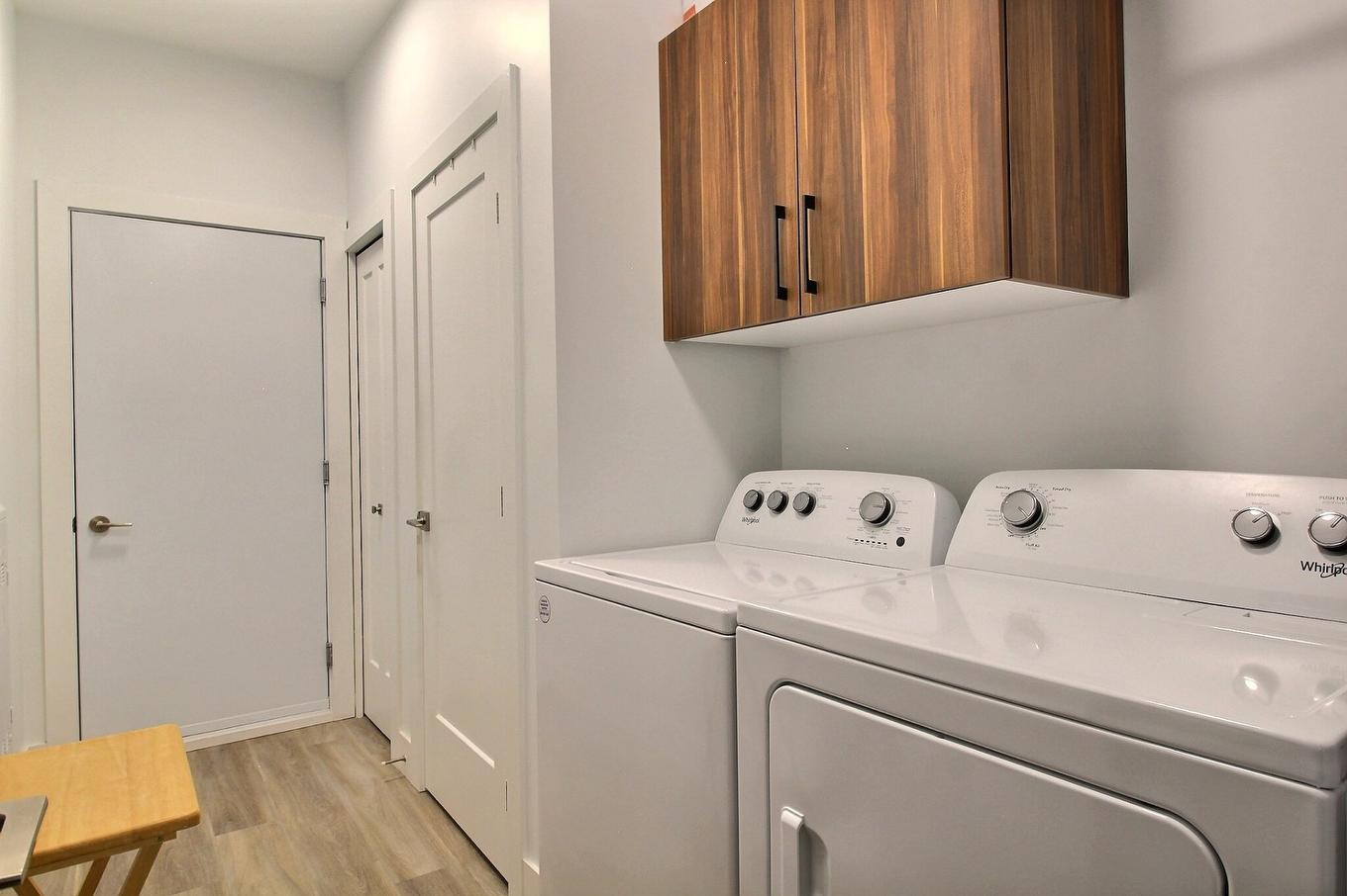 Terrasse - 2-65 Rue Desjardins, Magog, QC - Indoor Photo Showing Laundry Room