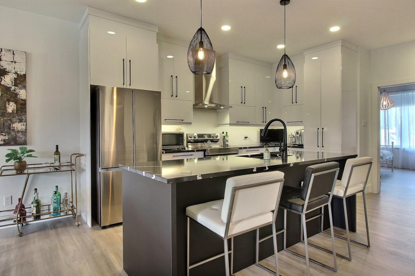 Cuisine - 2-65 Rue Desjardins, Magog, QC - Indoor