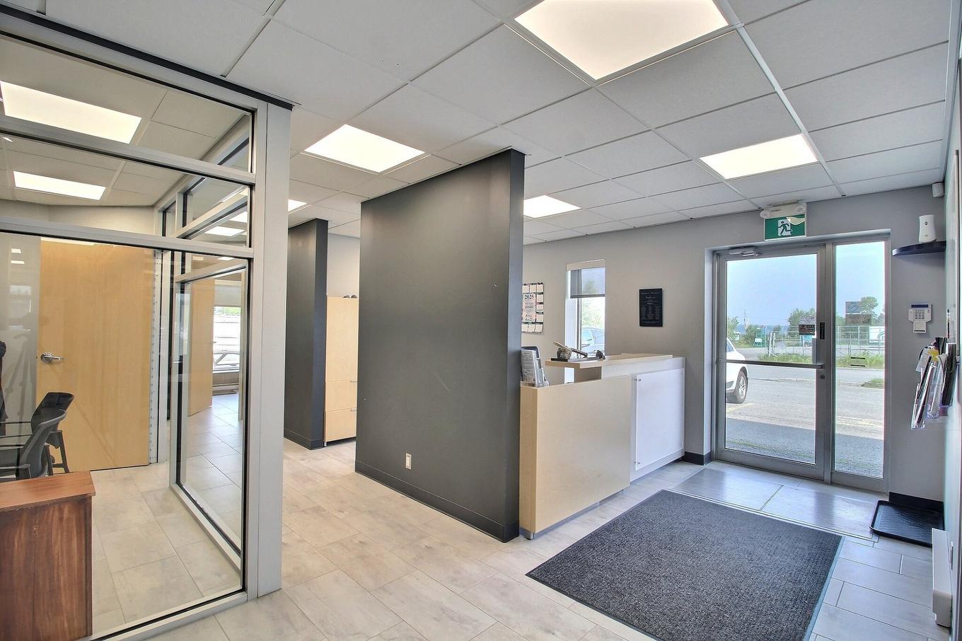 Reception area - 1125 Rue Jules-Brisebois, Val-D'Or, QC - Indoor Photo Showing Other Room