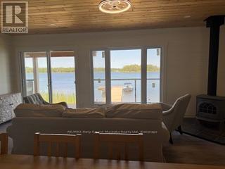 1370 Georgian Bay Water, The Archipelago (Archipelago North), ON - Indoor Photo Showing Living Room