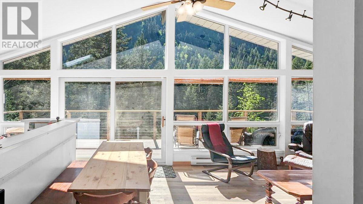 221 Prospect Drive, Princeton, BC - Indoor Photo Showing Other Room