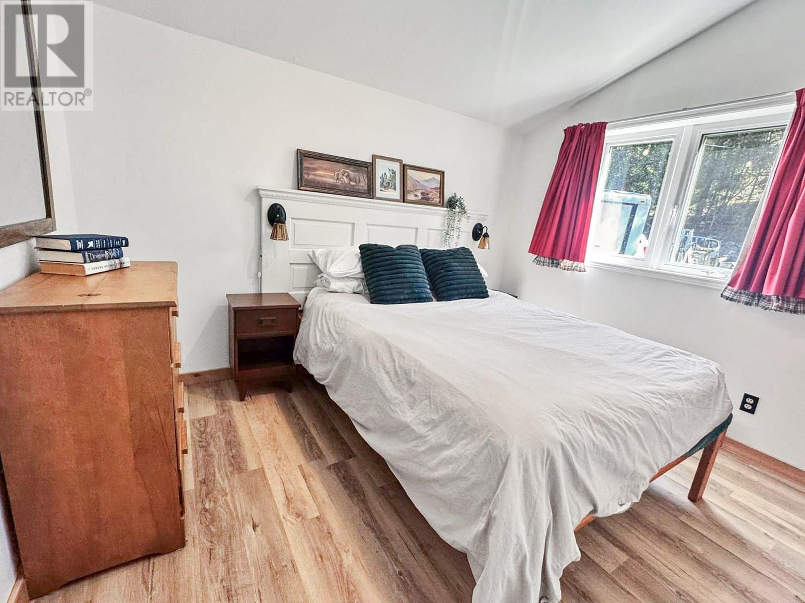 221 Prospect Drive, Princeton, BC - Indoor Photo Showing Bedroom