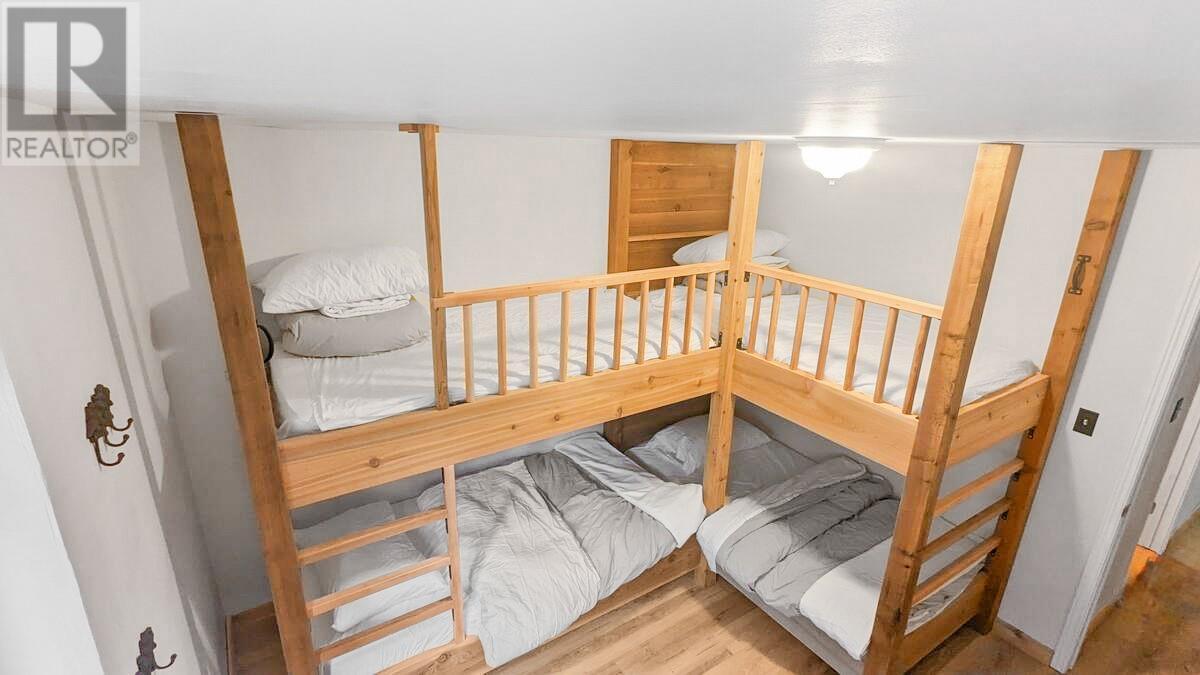 221 Prospect Drive, Princeton, BC - Indoor Photo Showing Other Room