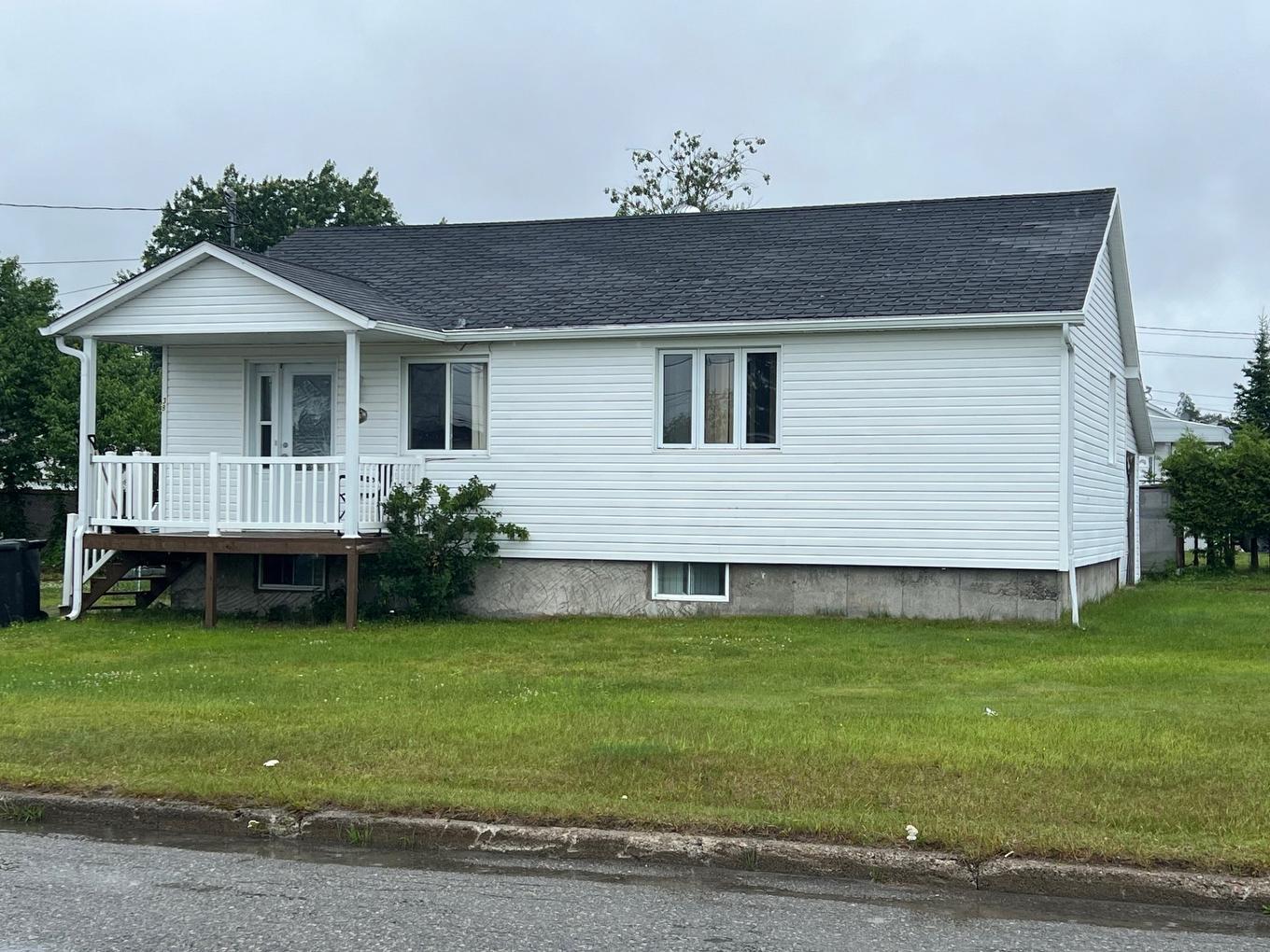 Façade - 38 2E Avenue, Chapais, QC - Outdoor