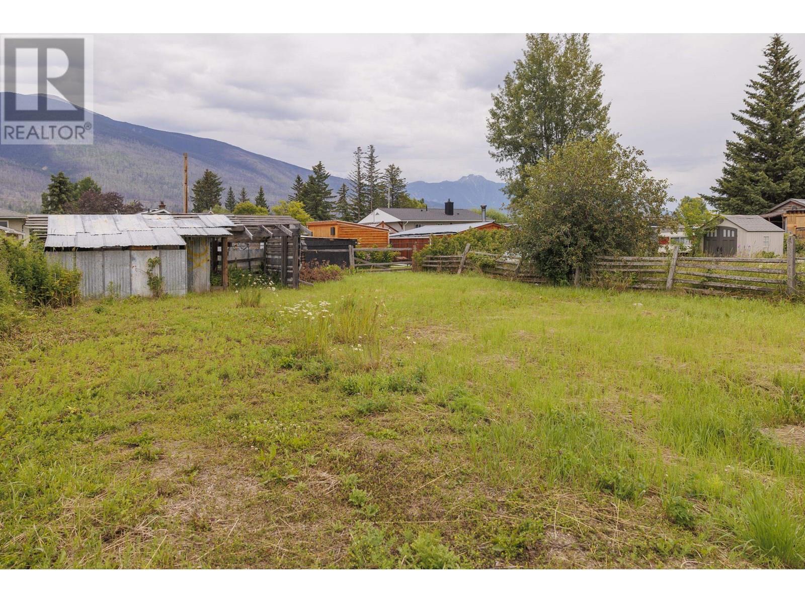 874 3Rd Avenue, Mcbride, BC