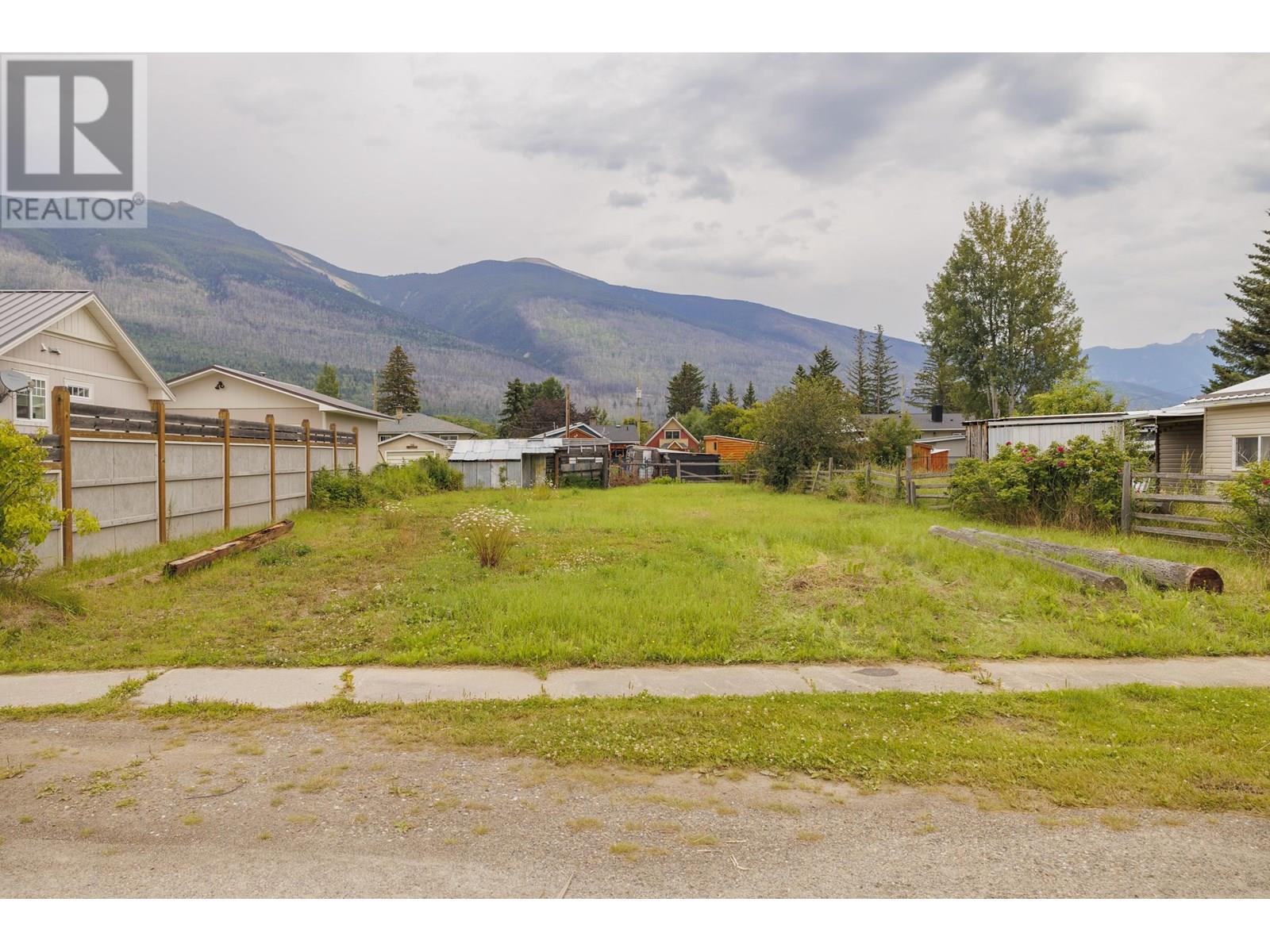 874 3Rd Avenue, Mcbride, BC