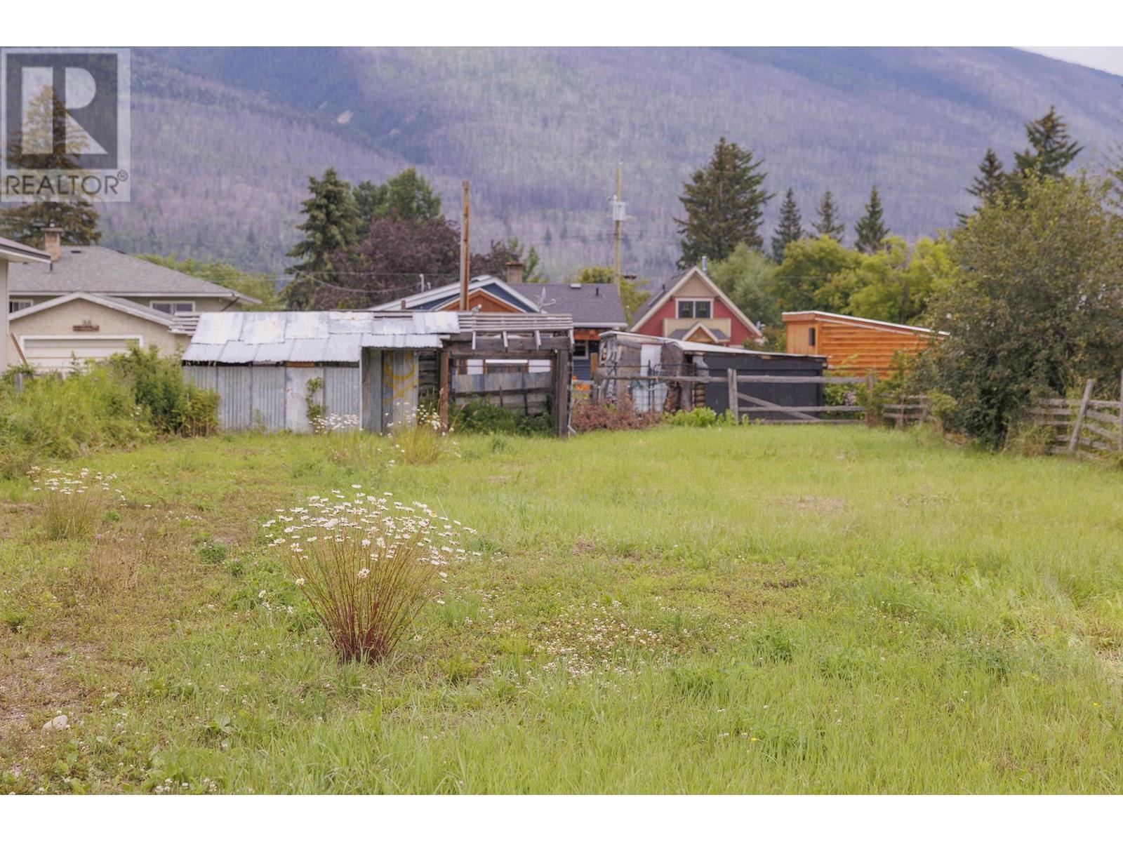 874 3Rd Avenue, Mcbride, BC