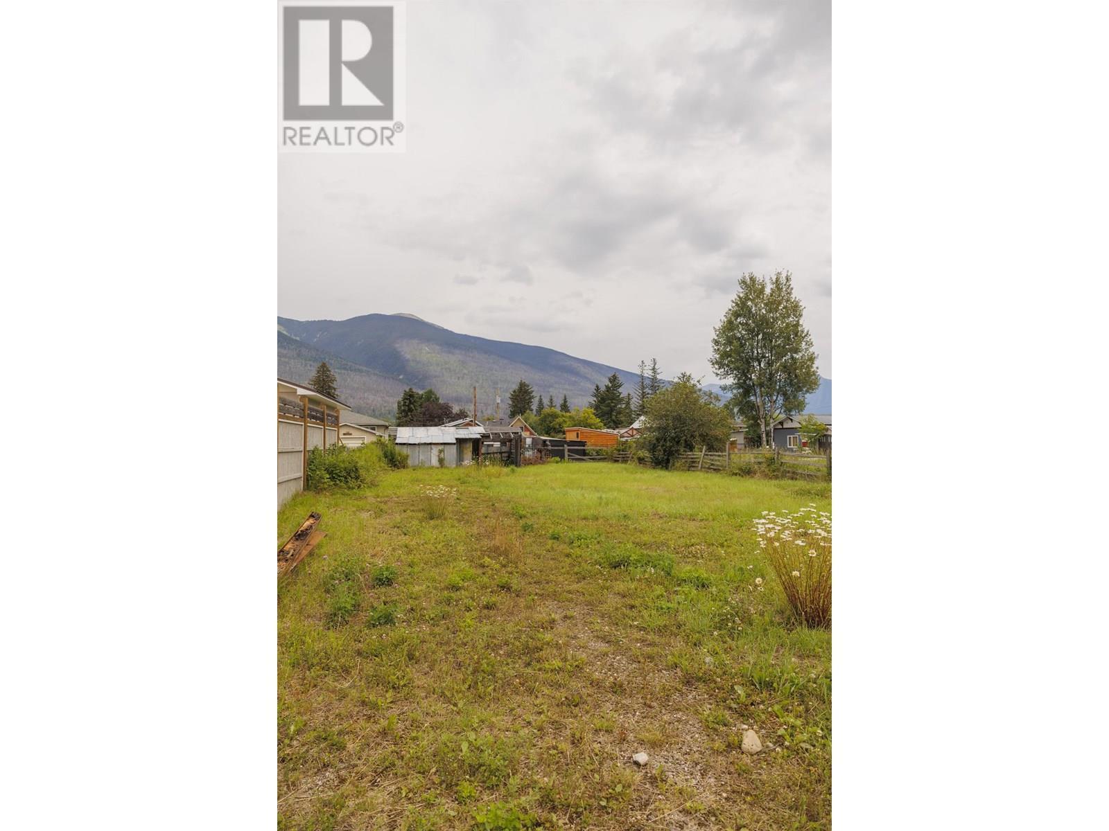 874 3Rd Avenue, Mcbride, BC