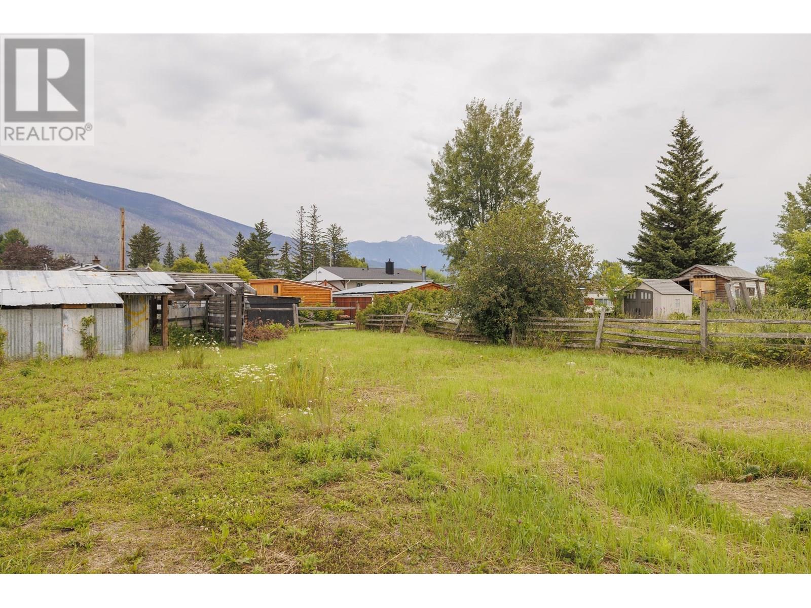 874 3Rd Avenue, Mcbride, BC