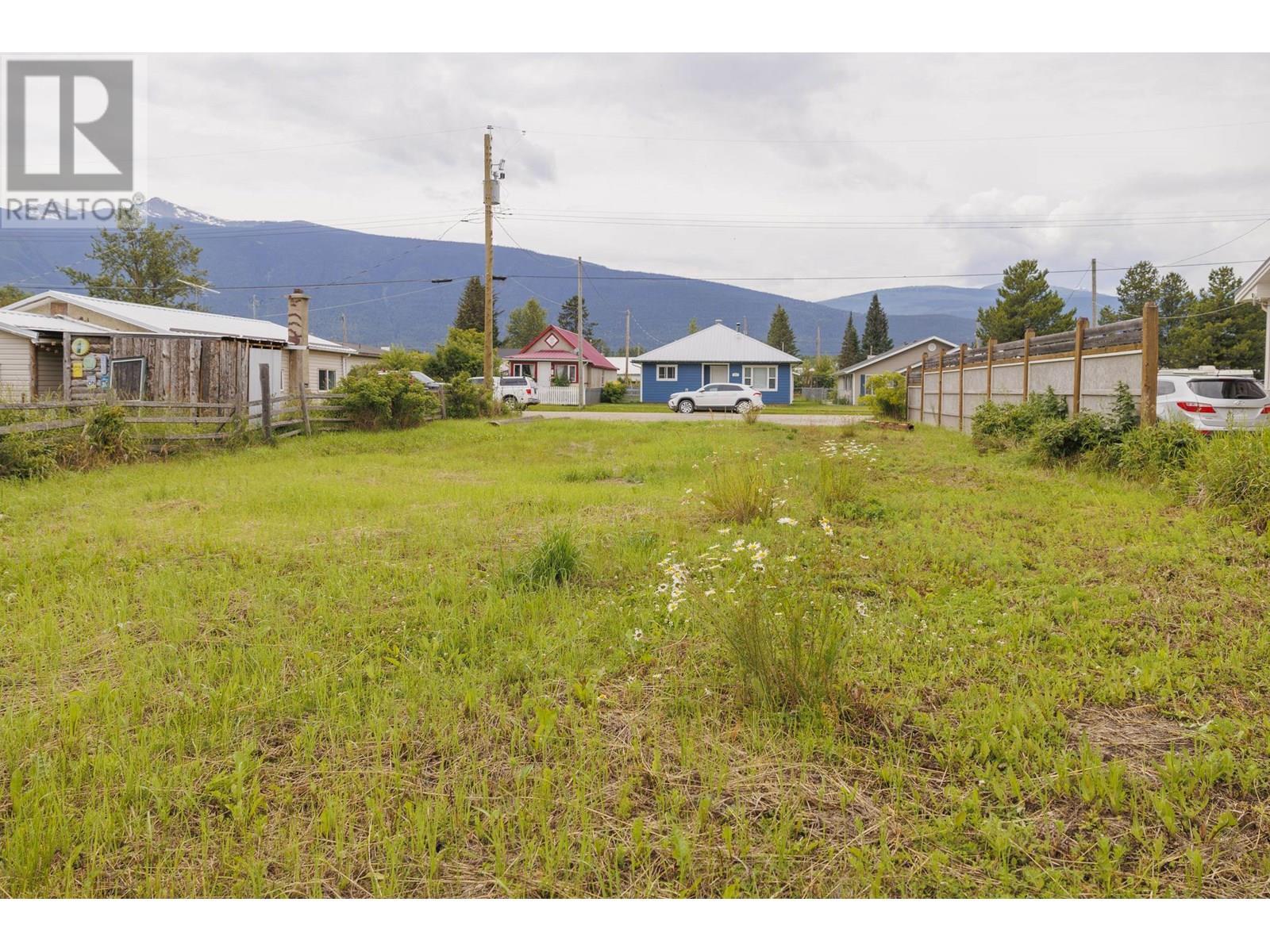 874 3Rd Avenue, Mcbride, BC