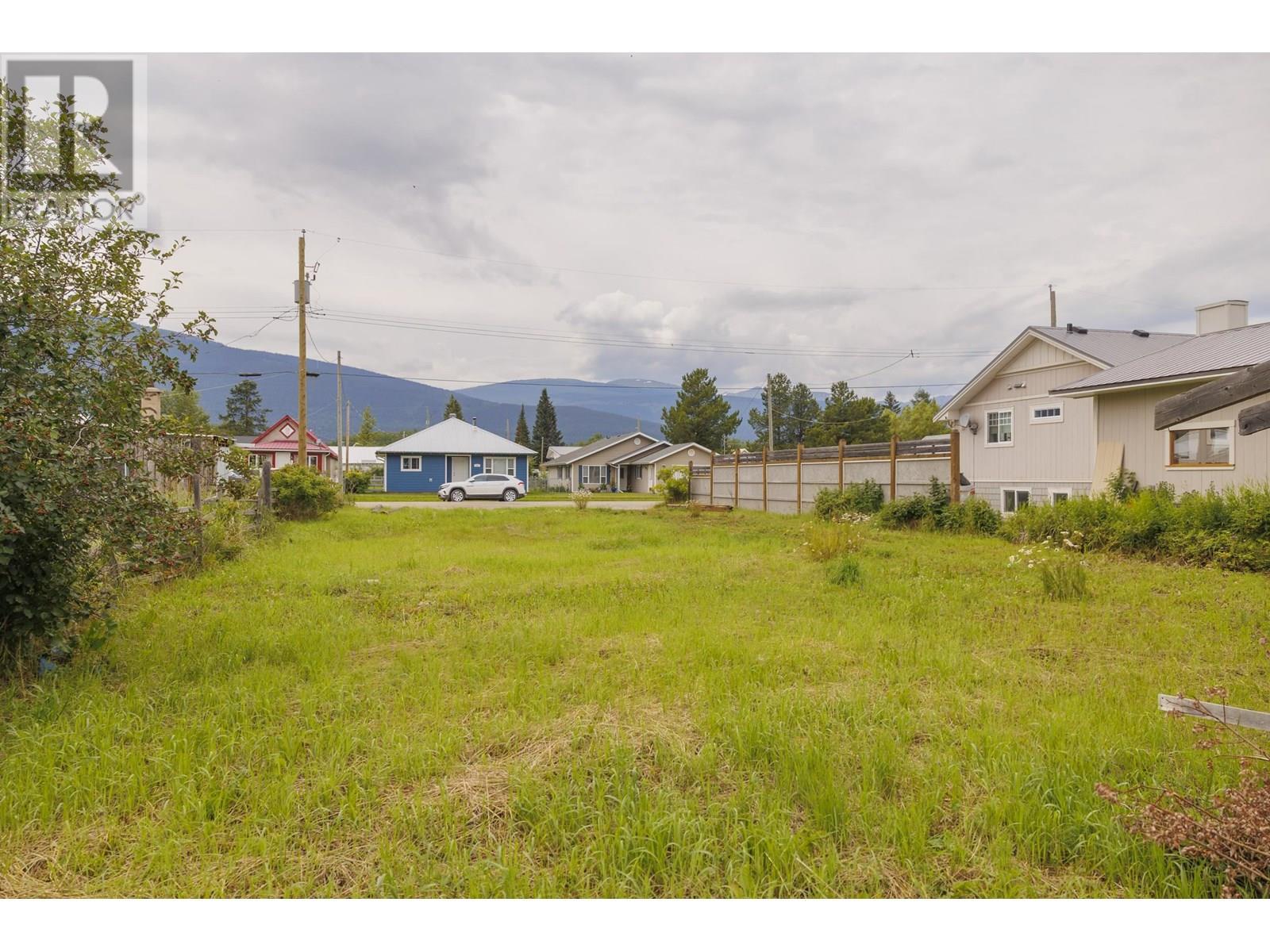 874 3Rd Avenue, Mcbride, BC