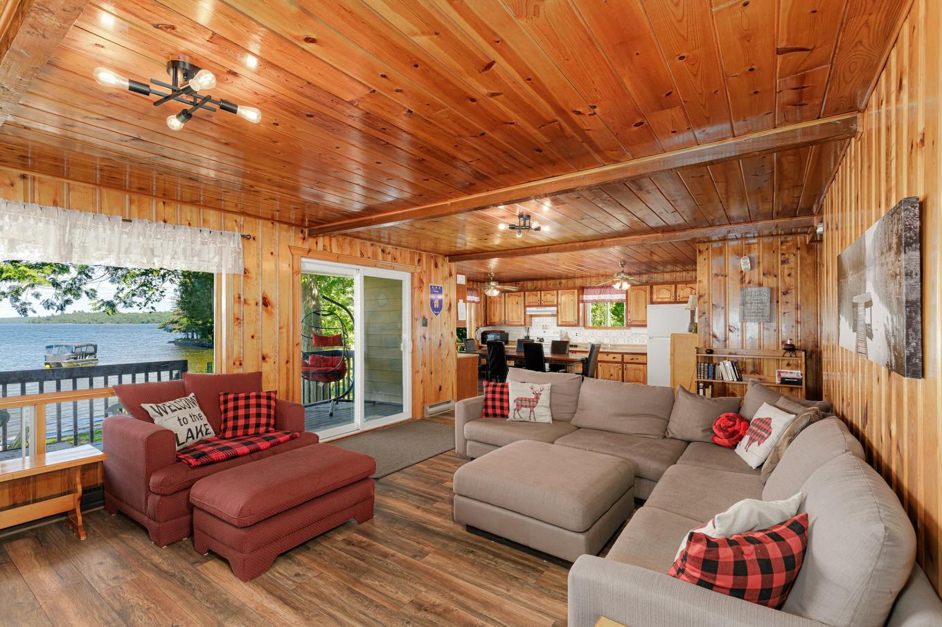 Overall view - 2480 Ch. Du Tour-Du-Lac, Nominingue, QC - Indoor Photo Showing Living Room