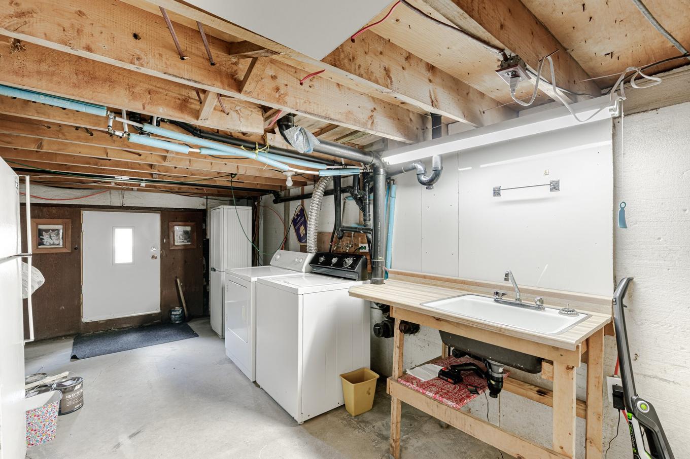 Overall view - 2480 Ch. Du Tour-Du-Lac, Nominingue, QC - Indoor Photo Showing Laundry Room