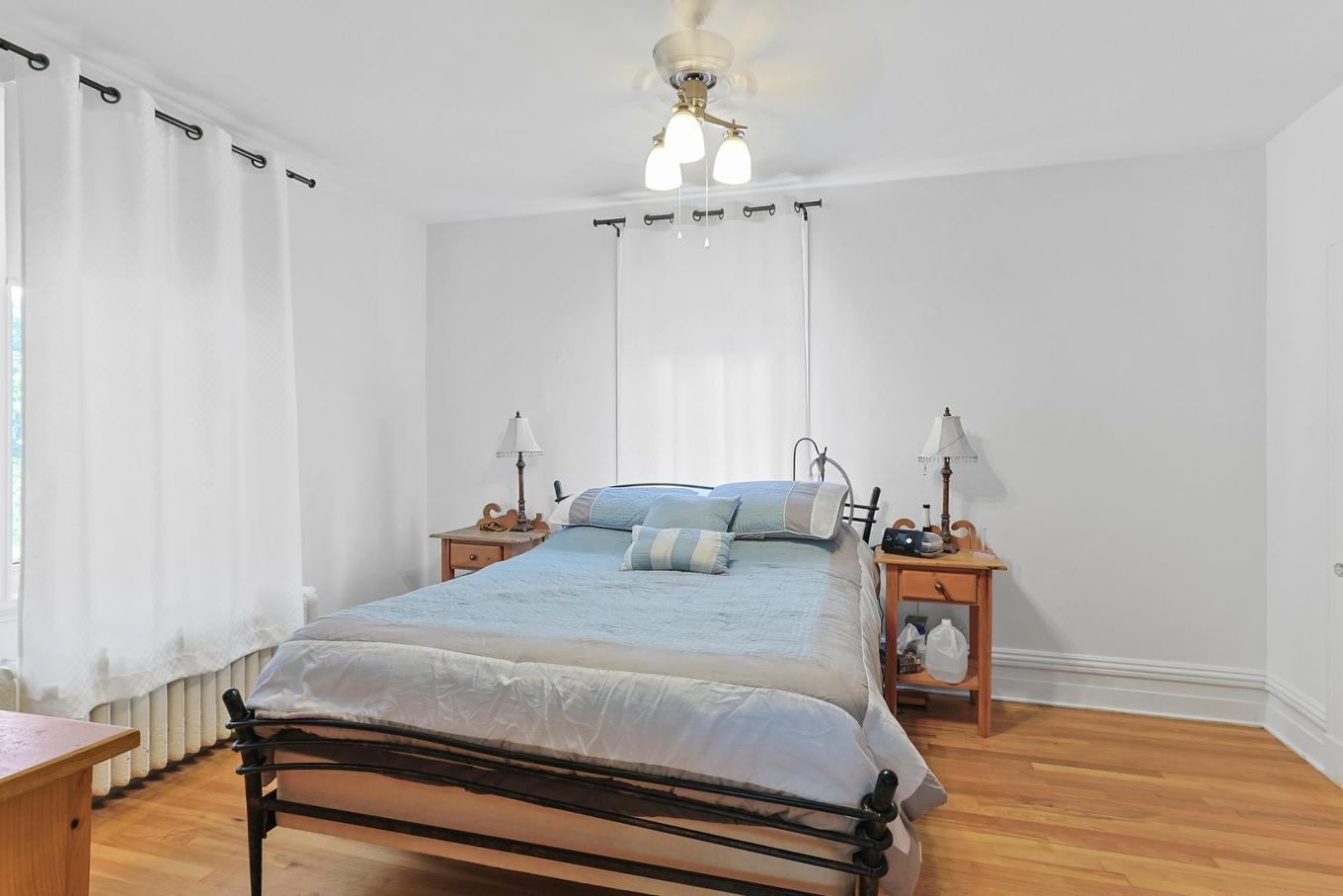 Primary bedroom - 64A Rue St-Laurent, Beauharnois, QC - Indoor Photo Showing Bedroom