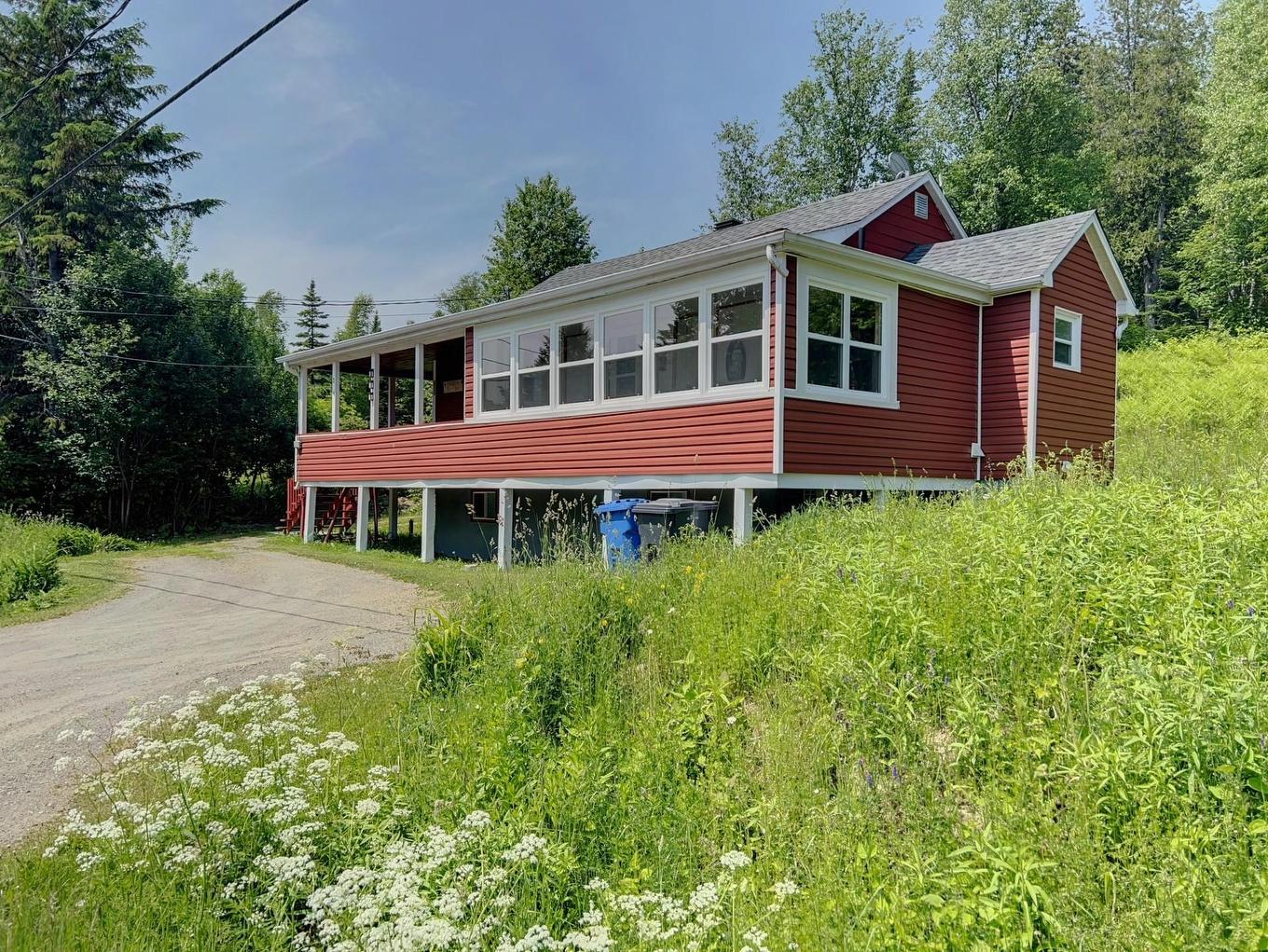 Frontage - 314 Ch. Riverside, Matapédia, QC - Outdoor