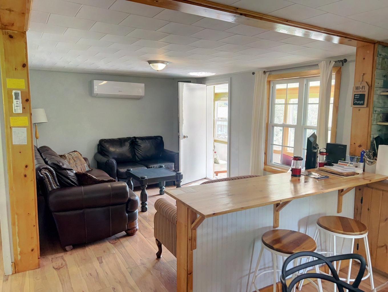 Living room - 314 Ch. Riverside, Matapédia, QC - Indoor