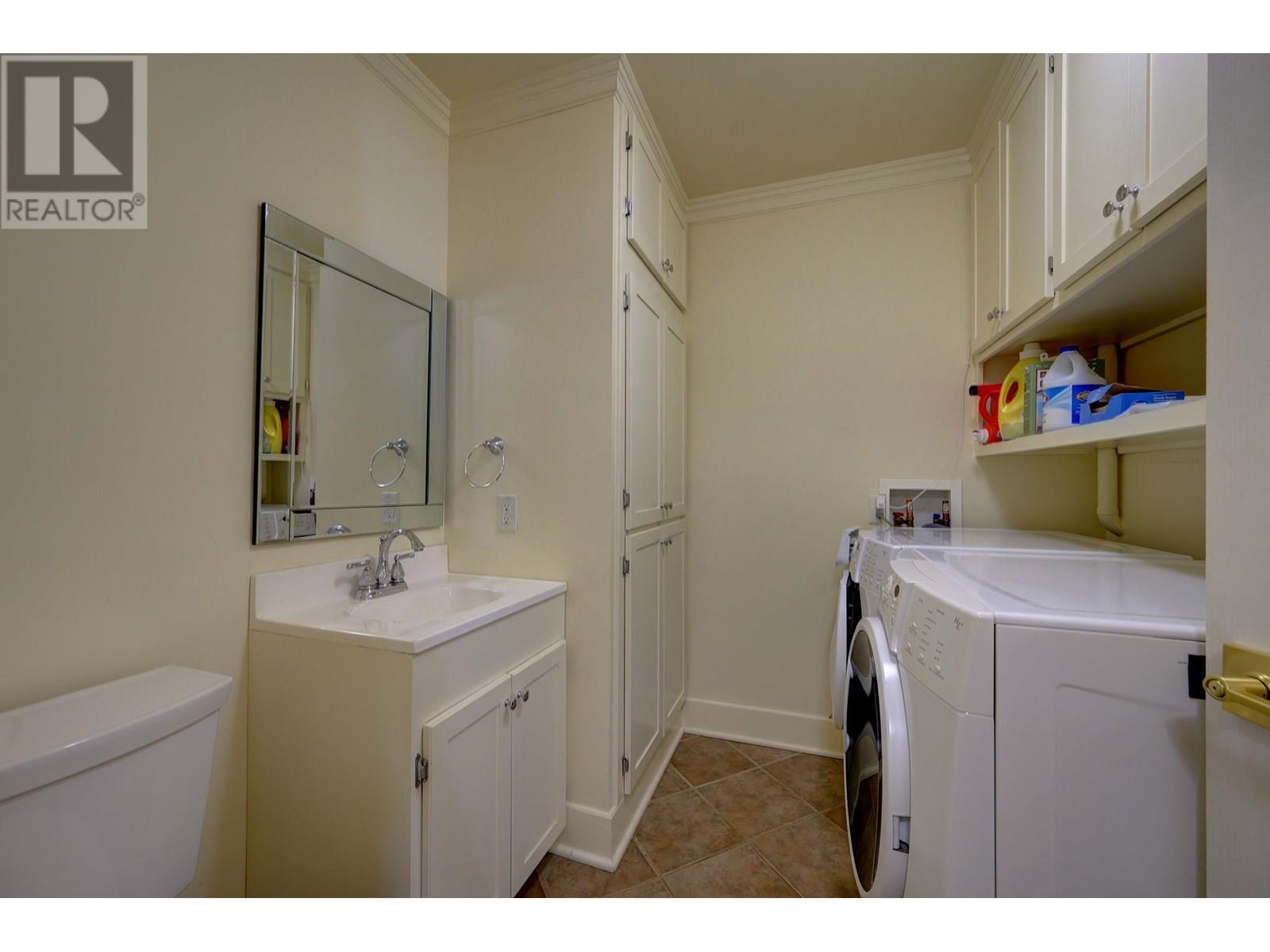 4761 Birch Lane, Barriere, BC - Indoor Photo Showing Laundry Room