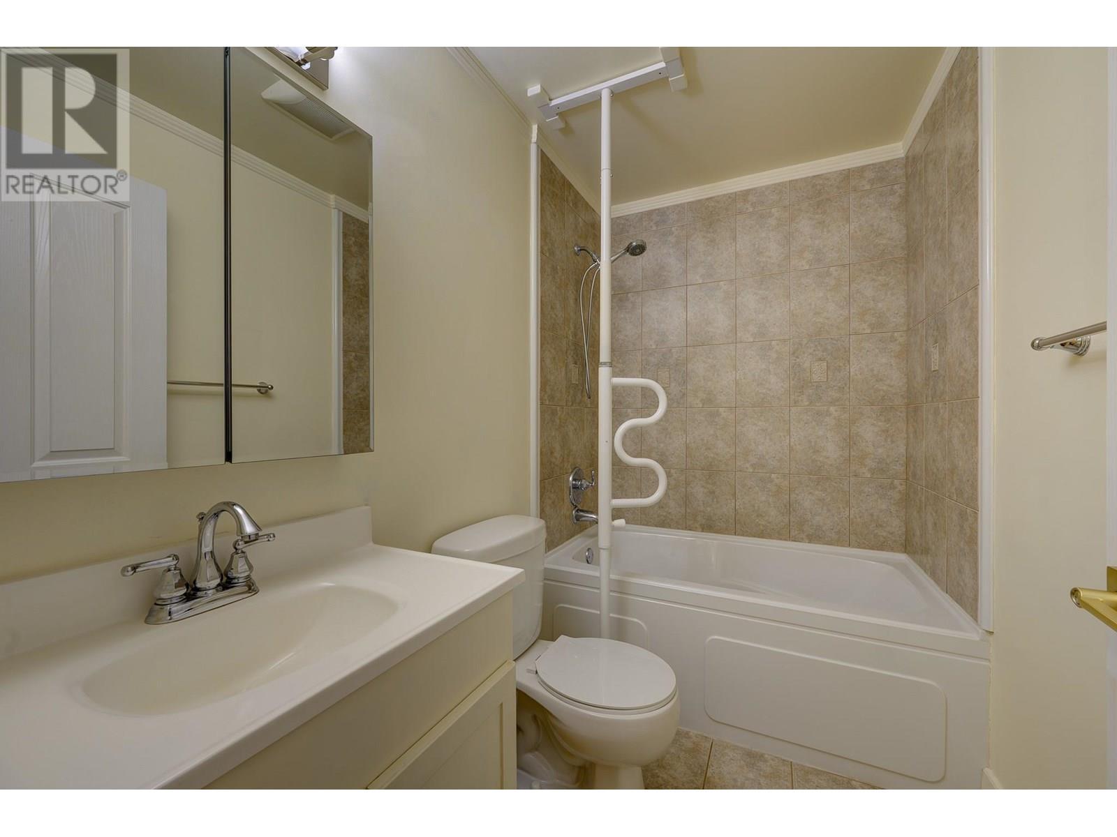 4761 Birch Lane, Barriere, BC - Indoor Photo Showing Bathroom